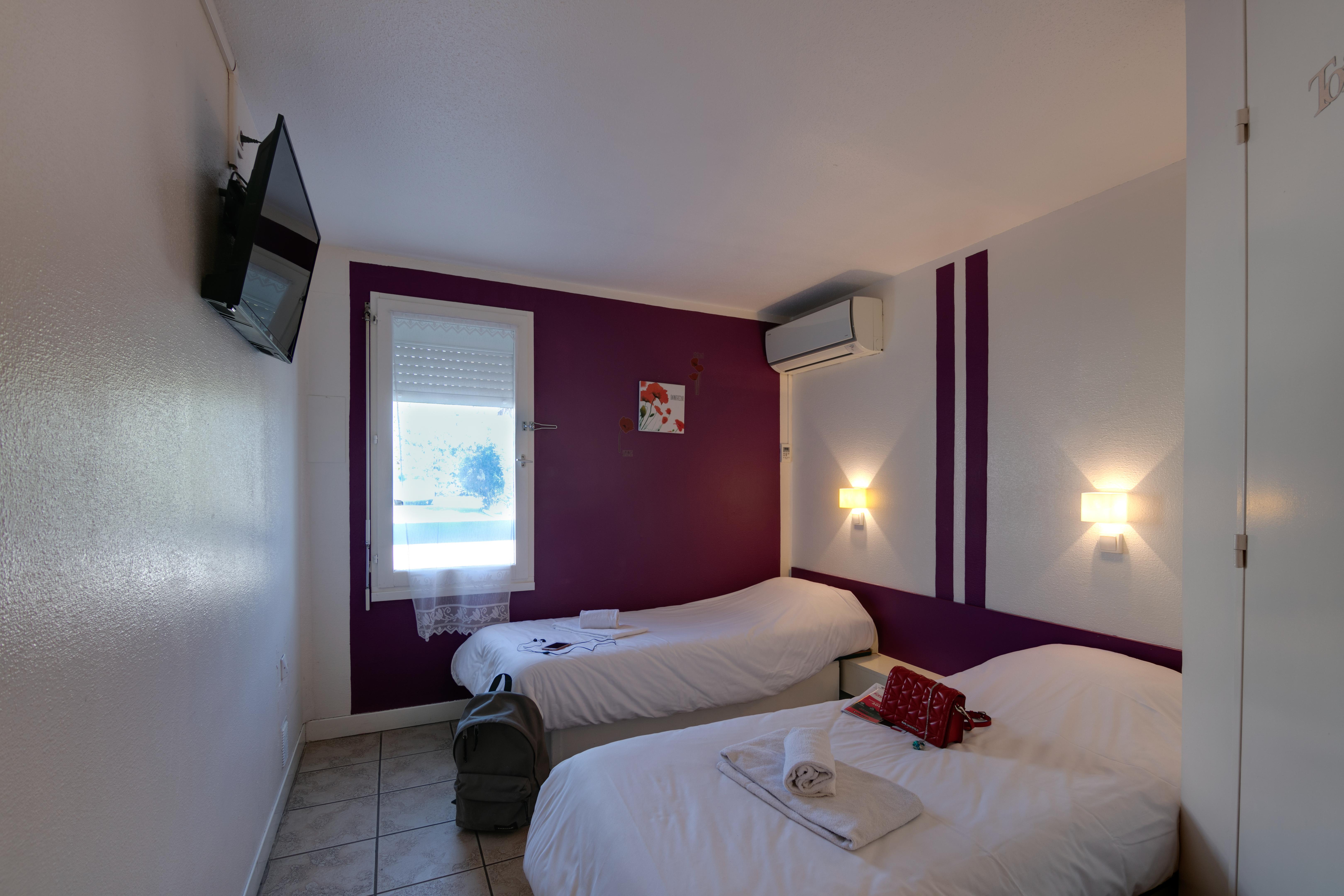 Hotel California Mauguio Bagian luar foto